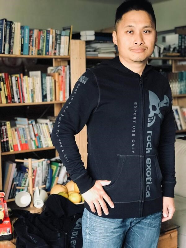 【特價品】rock exotica 骷髏頭潮流帽T Half-Skull Hoodie