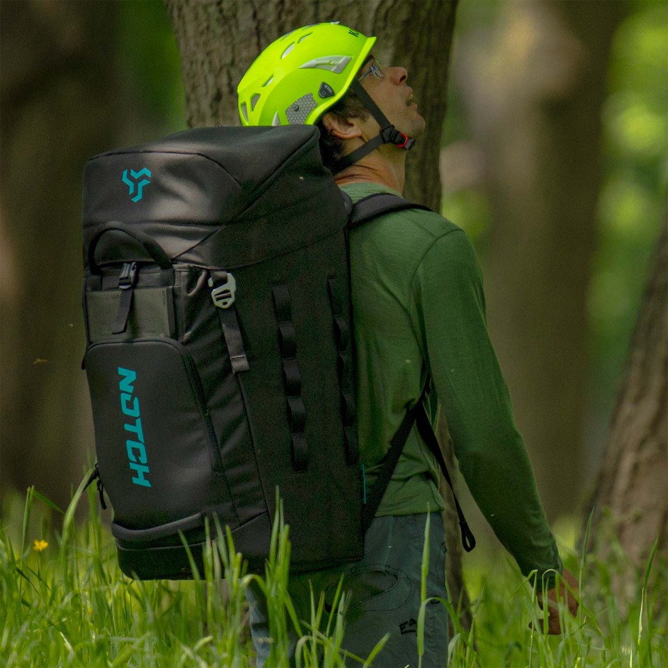 Notch 繩袋裝備背包 Hauler 70L