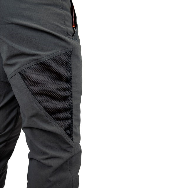 Clogger 鏈鋸防護褲 DEFENDERPRO Gen2 pants
