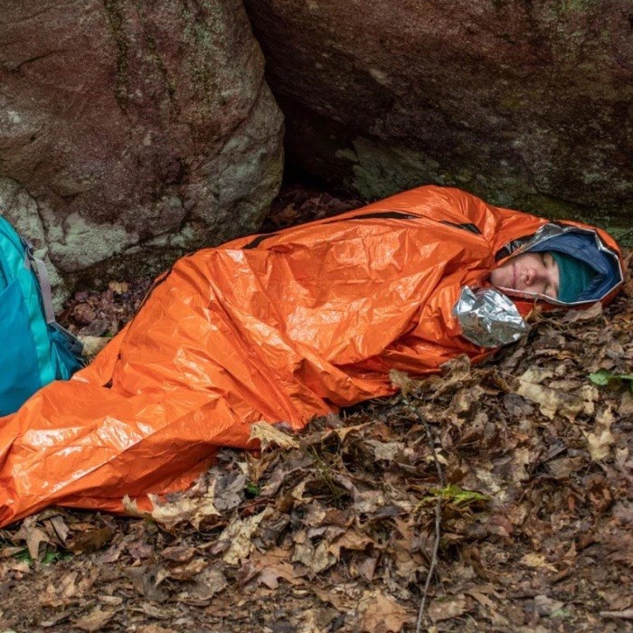 SOL Emergency Bivvy w Rescue Whistle 緊急露宿袋（含哨子引火繩）